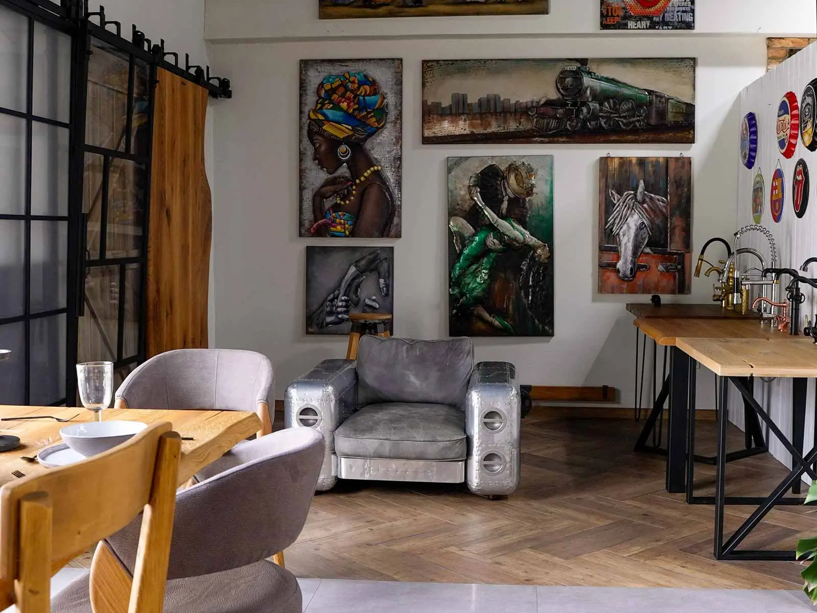 Strefa spotkań w showroomie SEART Group w Kotlicach